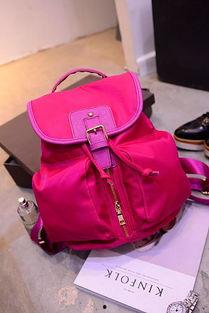 明星布背包,时尚潮流的随身必备单品