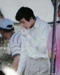 哪个明星被火烧伤,当红明星遭遇意外火灾，全身烧伤令人痛心