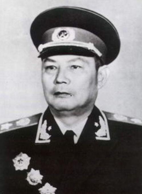 中国没有背景的元帅,一位传奇将领的奋斗历程